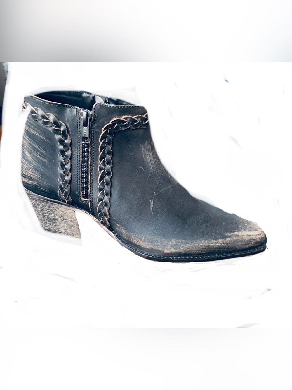 Very volatile Bronco Black Leather Ankle Boot